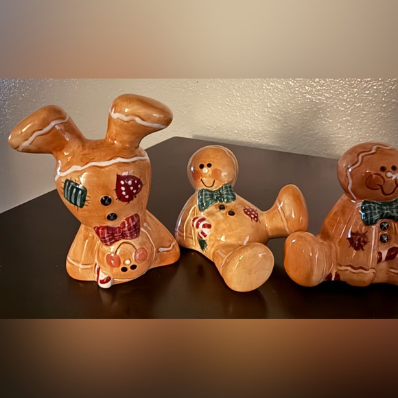 Gingerbread Man Holiday | Christmas Ceramic Figurines Set Bundle - Picture 2 of 4